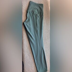 ATHLETA SALUTATION STASH 7/8 TIGHT Teal High-Waisted Leggings M